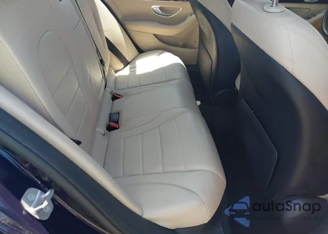 2018 Mercedes-Benz C 300 4Matic из США, поврежденный, VIN 55SWF4KB8JU257729